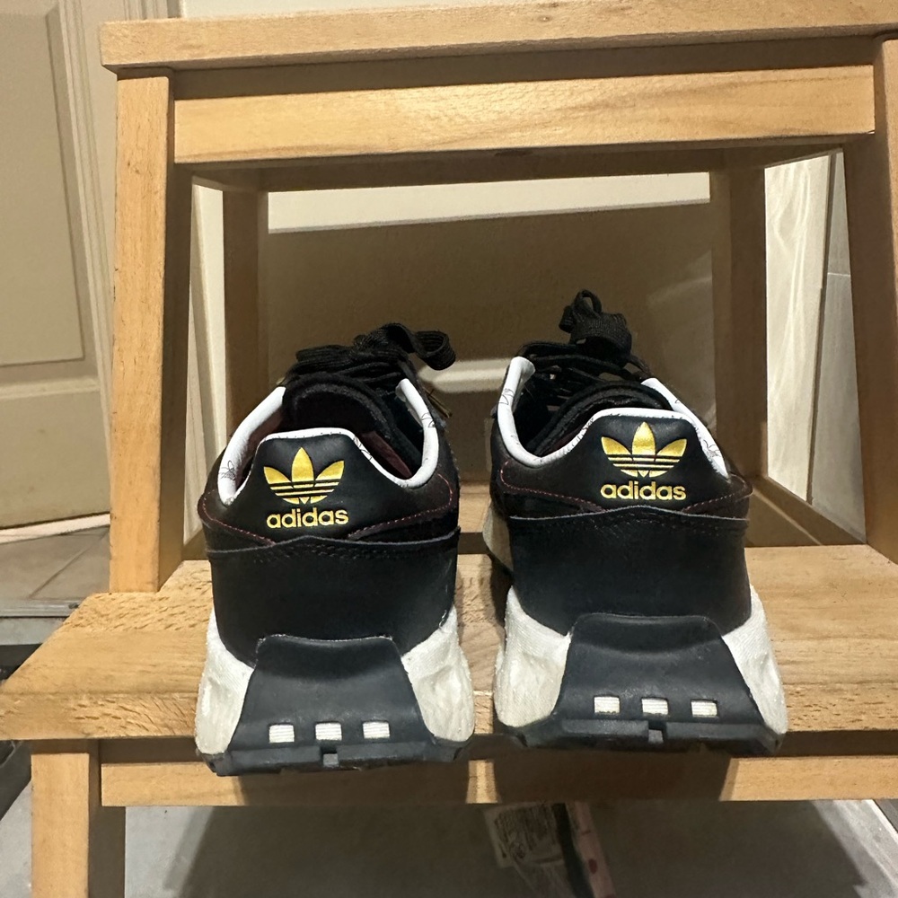 Adidas Retropy Black gold women’s